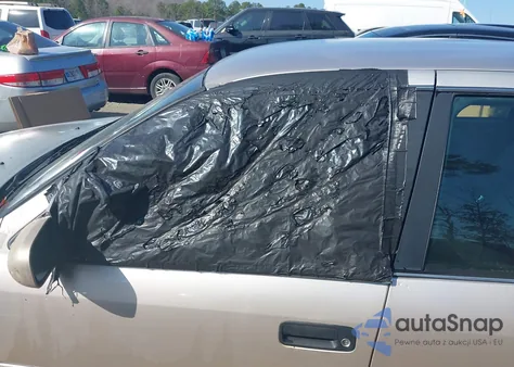 1999 Toyota Camry Le z USA, uszkodzony, nr VIN 4T1BG28K5XU902647